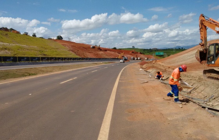 Cr Almeida S A Engenharia de Obras Drenagem