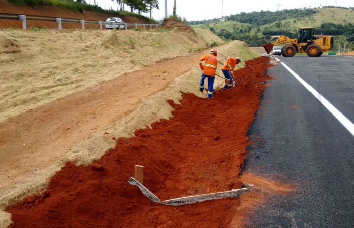 Cr Almeida S A Engenharia de Obras Drenagem