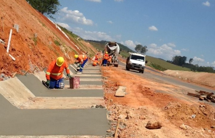 Cr Almeida S A Engenharia de Obras Drenagem