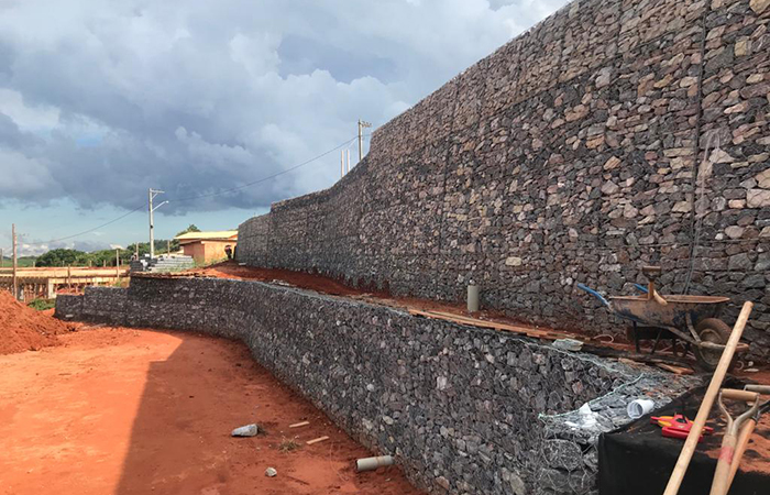 Muro De Contenção Em Ibiúna